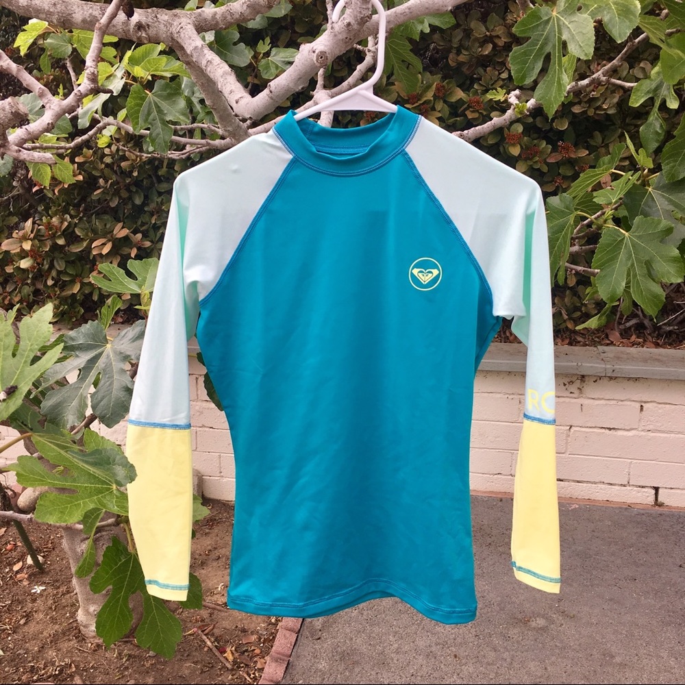 🎉FLASH SALE🎉Roxy Rash Guard